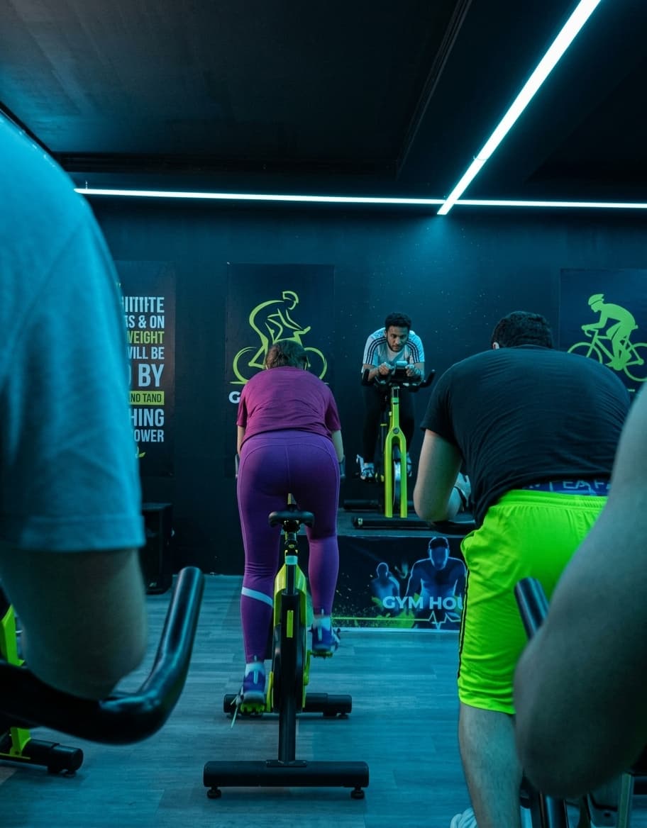 Séance de bike en groupe à Gym House